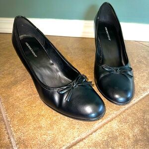 GUC - Predictions Black Pumps with Bow